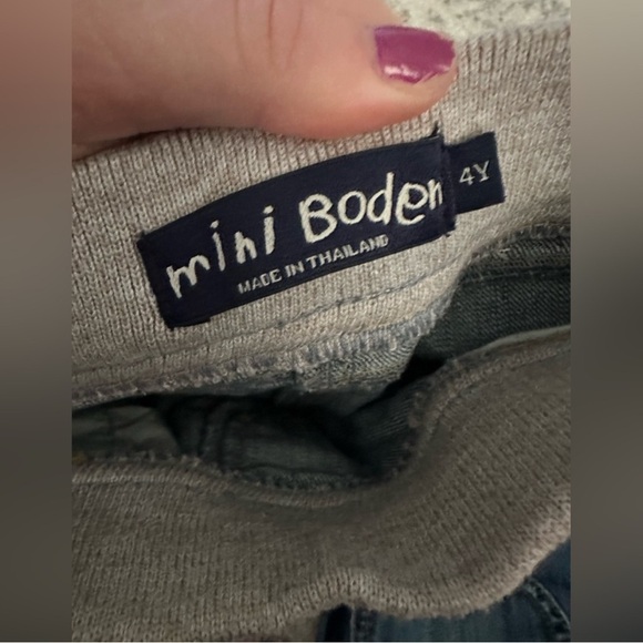 Mini Boden size girls 4 jeans. - Picture 4 of 5